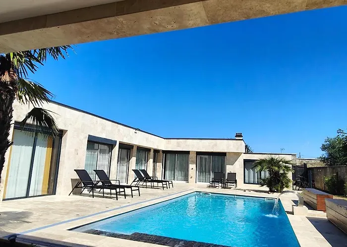 וילה - Piscine Sans Vis A Vis *