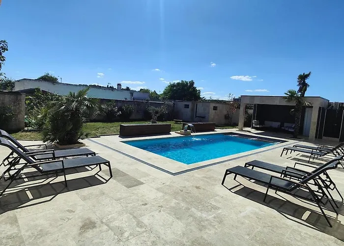 - Piscine Sans Vis A Vis * מייזיו